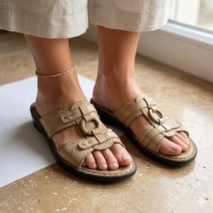 Clarks Womens‎ Size 5.5 Bendables Tan Leather Slide Sandals Comfort Shoes O-Ring